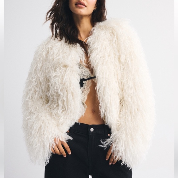 Abercrombie & Fitch Jackets & Blazers - Collarless Short Faux Fur Coat